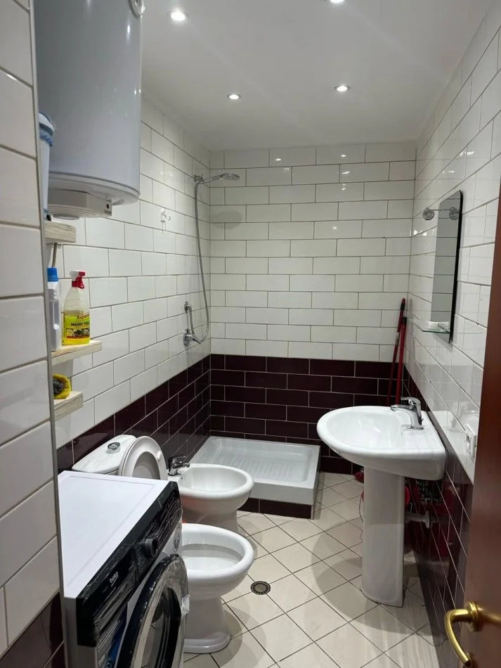 Tirane, jepet me qera apartament 2+1 Kati 4, 100 m² 400 (Misto mame)