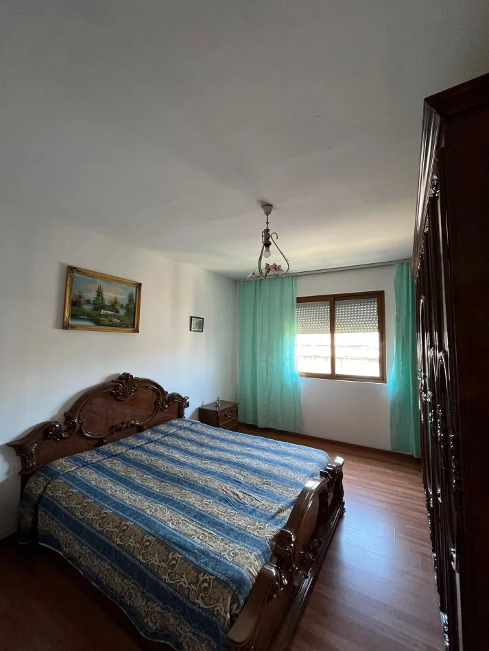 Tirane, jepet me qera 2+1 Kati 5,  450 € (Ish Parku)