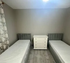 Tirane, jepet me qera apartament 2+1 Kati 4, 72 m² 550 € (Ali dem)