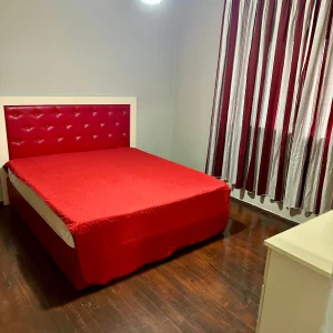 Tirane, jepet me qera apartament 2+1 Kati 4, 72 m² 550 € (Ali dem)