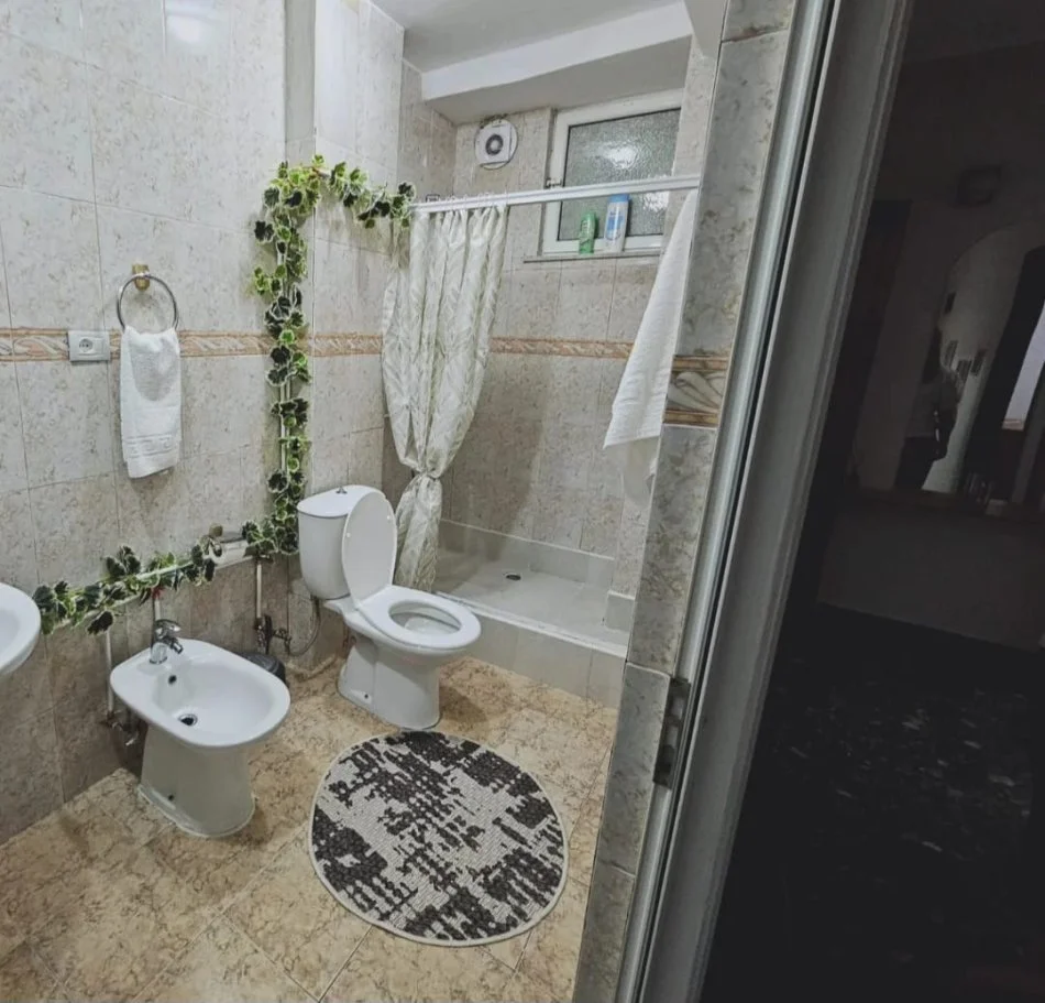 Tirane, jepet me qera apartament 1+1 Kati 2, 78 m² 550 € (Sheshi wilson)