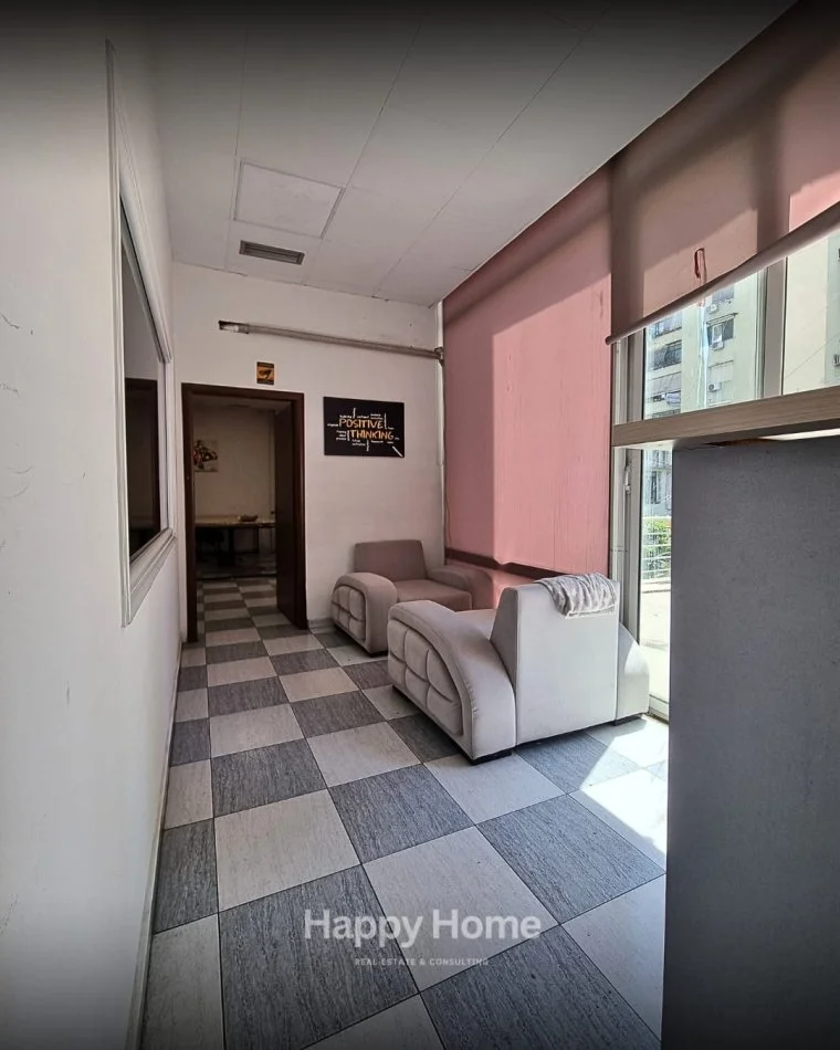 Tirane, jepet me qera ambjent biznesi Kati 1, 180 m² 1.200 € 