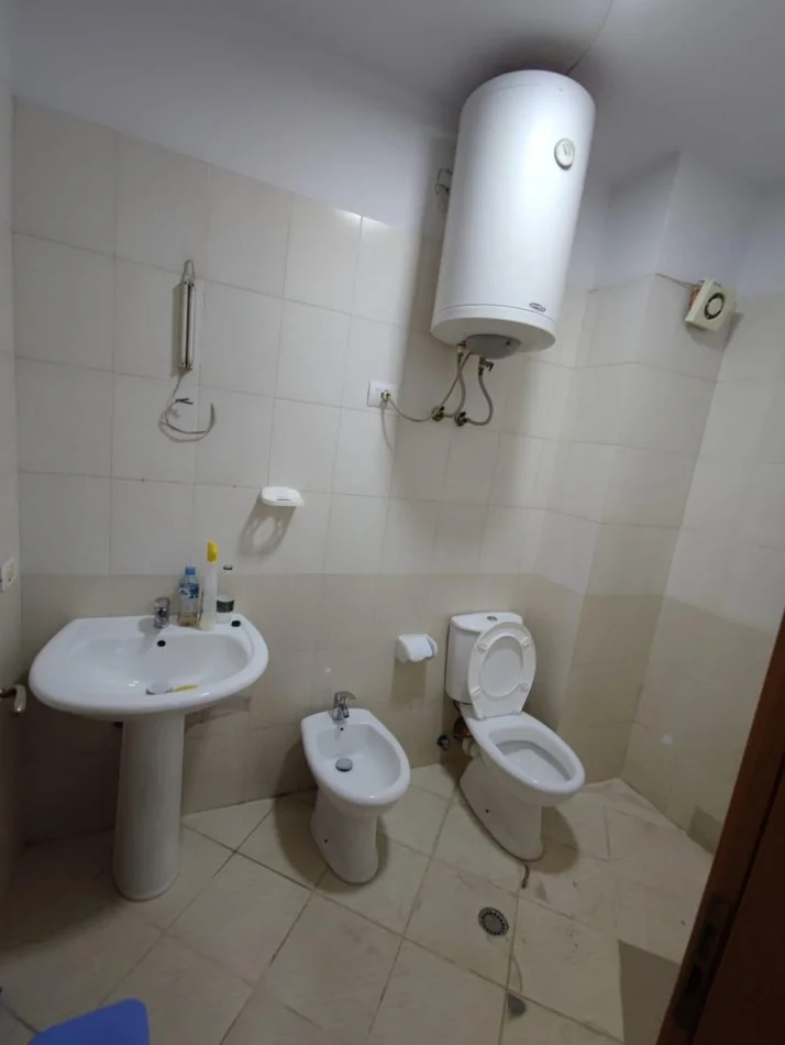 Tirane, jepet me qera apartament 1+1 Kati 6, 60 m² 400 € (Astir)