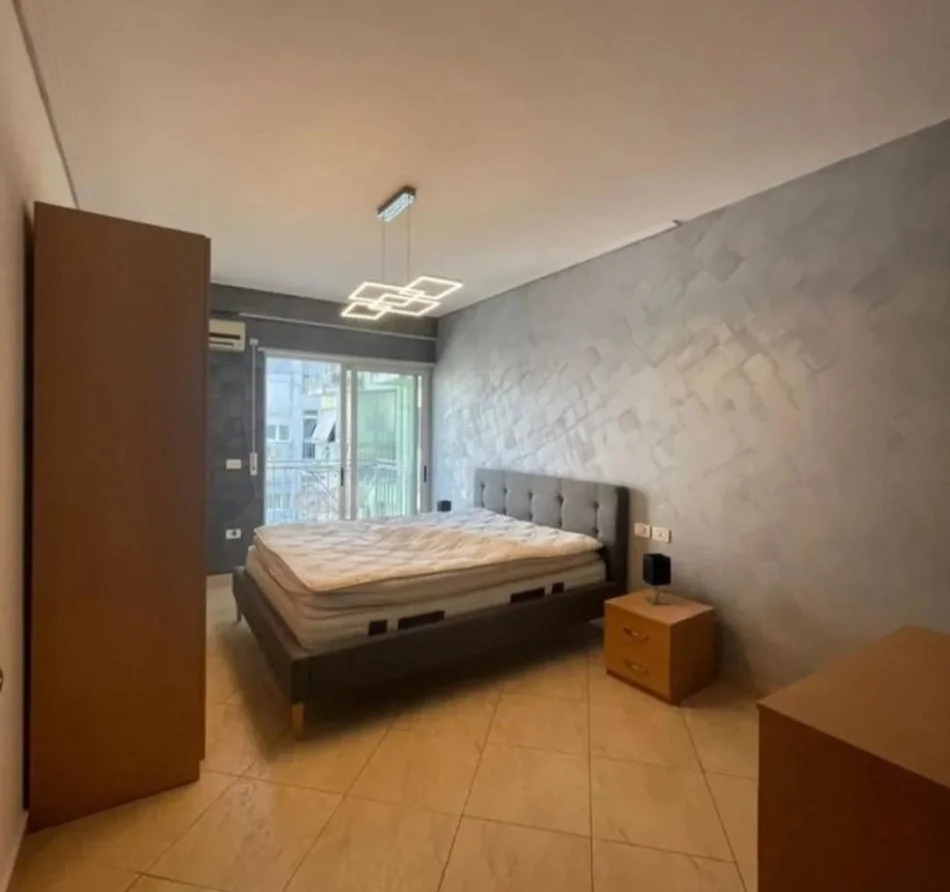 Tirane, shitet apartament 2+1 Kati 4, 98 m² 190.000 € (Ish parku)