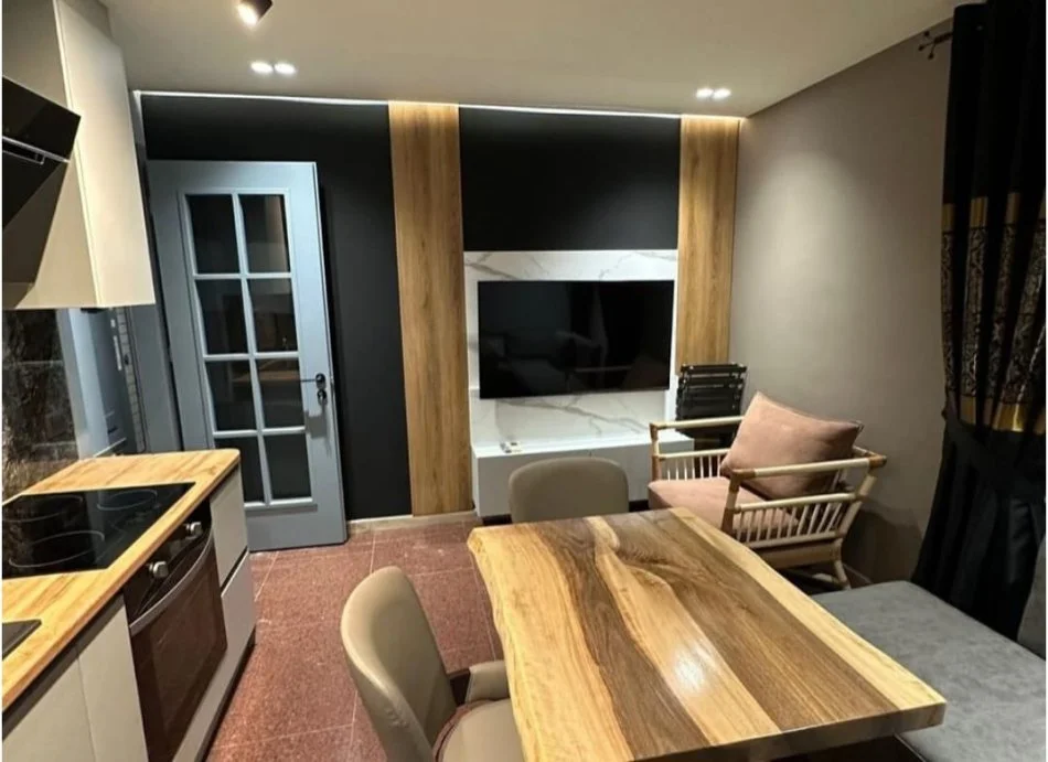 Tirane, jepet me qera apartament 1+1 Kati 1, 60 m² 700 € (Shallvaret)