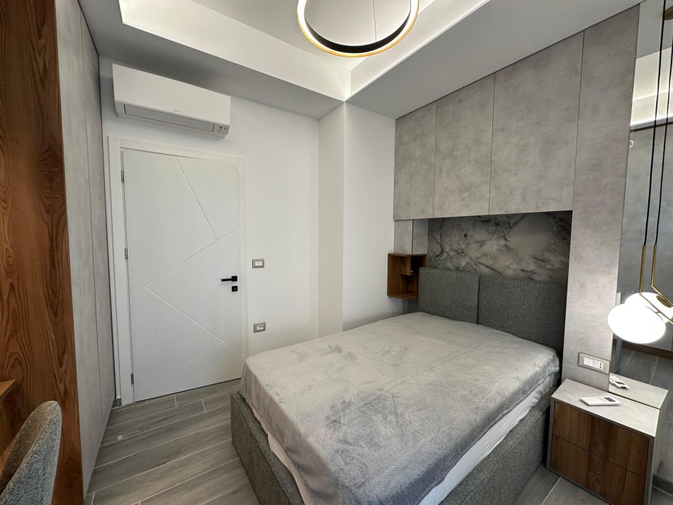Tirane, jepet me qera apartament 2+1+Ballkon Kati 7, 1.000 m² 1.000 € 