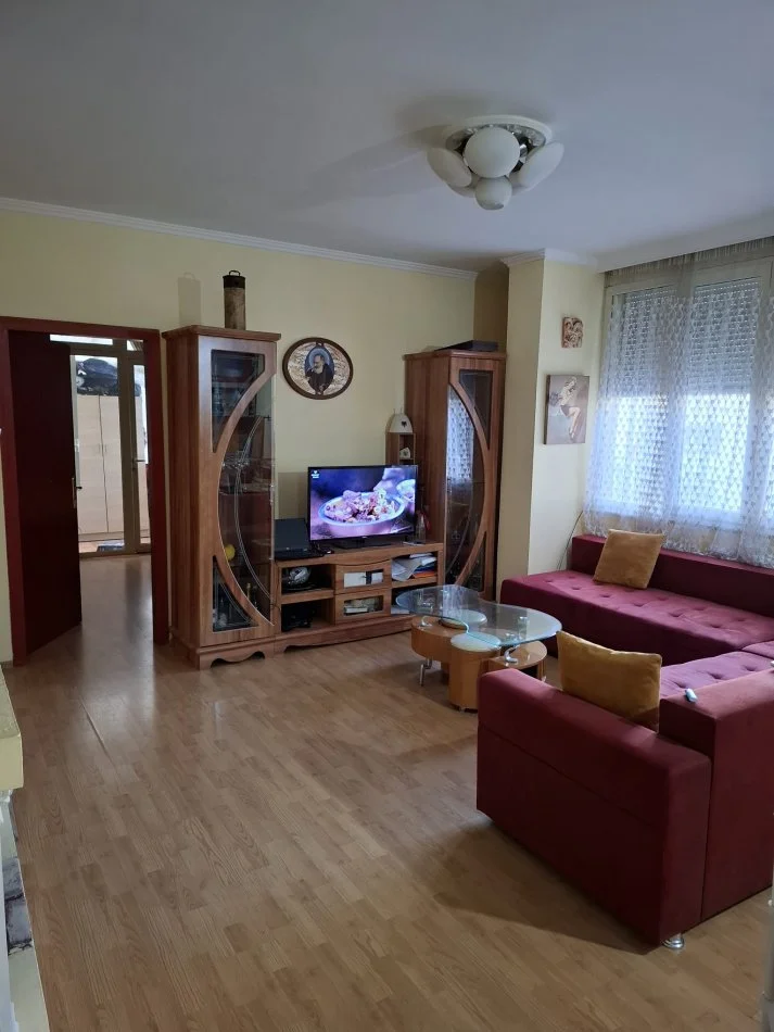 Tirane, shitet apartament 1+1 Kati 2, 70 m² 170.000 € (Rruga elbasanit)