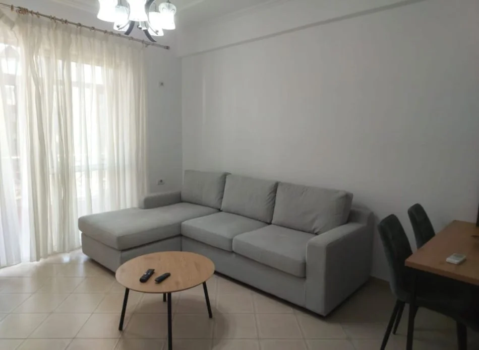Tirane, jepet me qera apartament Kati 4, 70 m² 650 € (Kika 1)