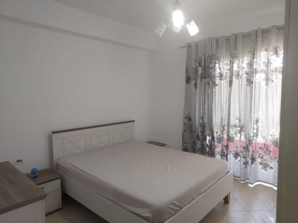 Tirane, jepet me qera apartament Kati 4, 70 m² 650 € (Kika 1)