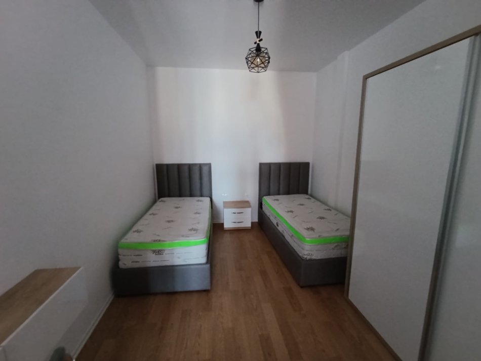 Tirane, jepet me qera 2+1+Aneks+Ballkon Kati 9, 90 m² 800 € (Tek ura kristal mundesi dhe per airbnb)