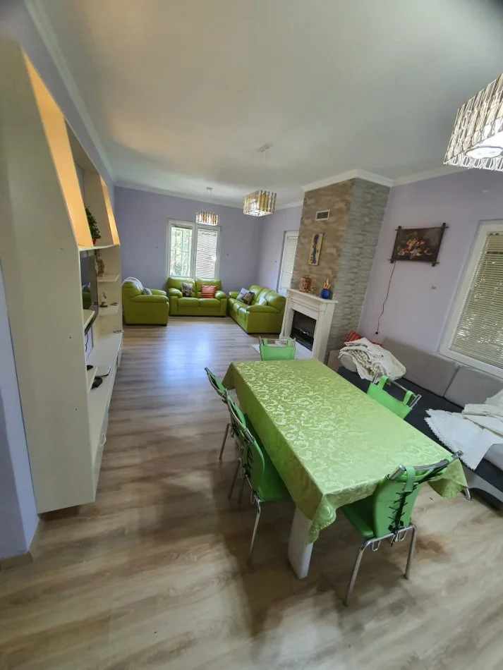 Tirane, shitet Vile 3 Katshe , 350.000 € 