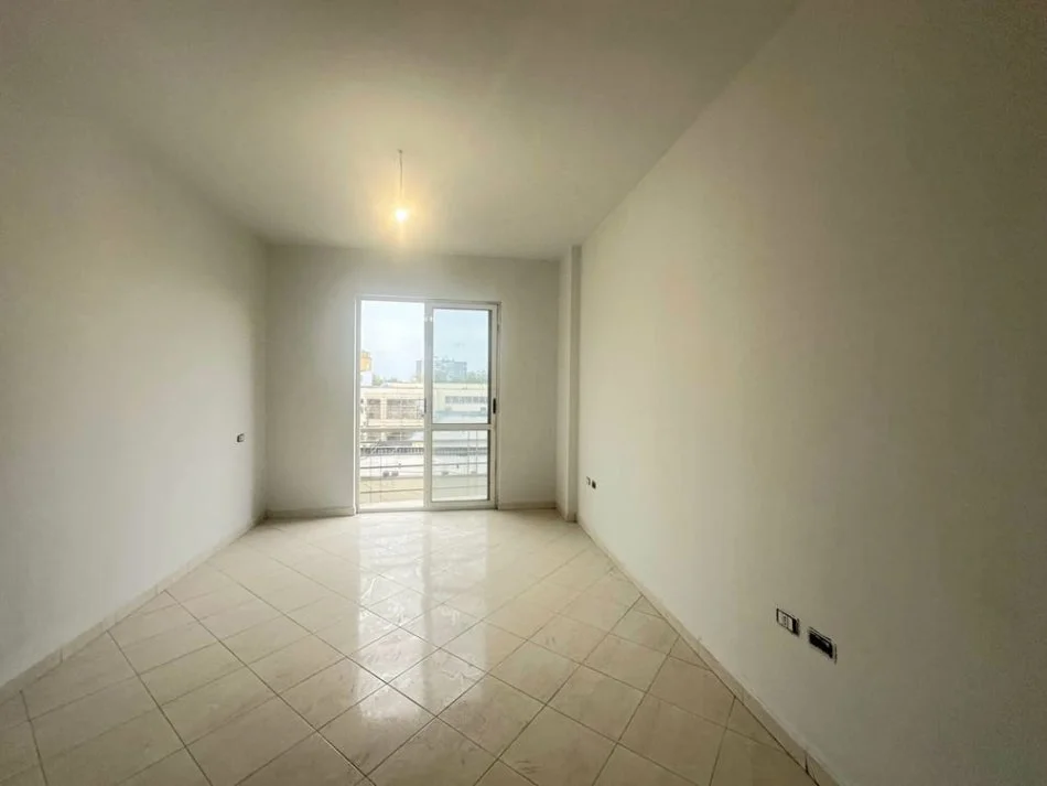 Tirane, shitet apartament 1+1 Kati 4, 65 m² 110.000 € (Dritan hoxha)