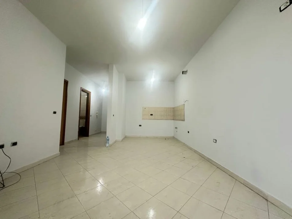 Tirane, shitet apartament 1+1 Kati 4, 65 m² 110.000 € (Dritan hoxha)