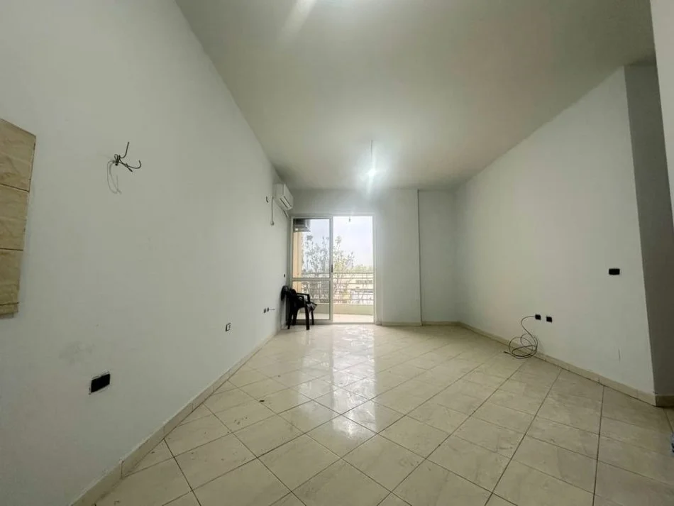 Tirane, shitet apartament 1+1 Kati 4, 65 m² 110.000 € (Dritan hoxha)