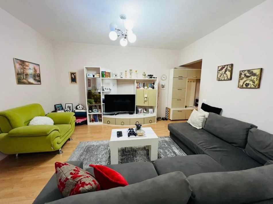 Tirane, shitet apartament 2+1 Kati 10, 90 m² 200.000 € (Komuna parisit)