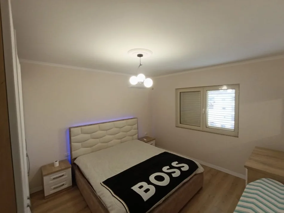 jepet me qera apartament 1+1+Aneks+Ballkon Kati 4, 65 m² 450 € (Pran spitalit nen tereza)