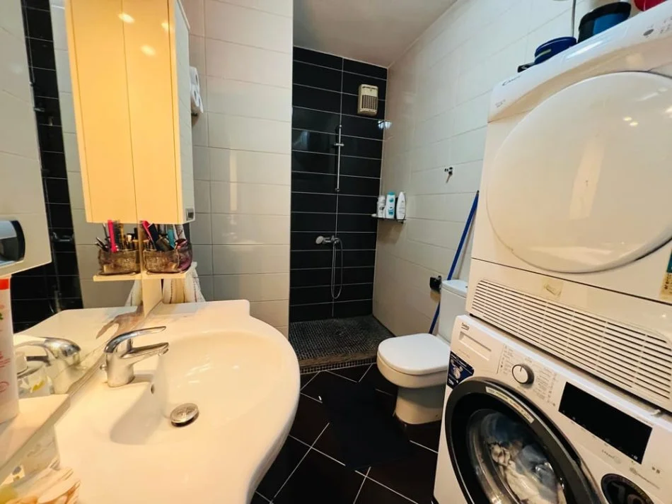 Tirane, shitet apartament 2+1 Kati 10, 90 m² 200.000 € (Komuna parisit)