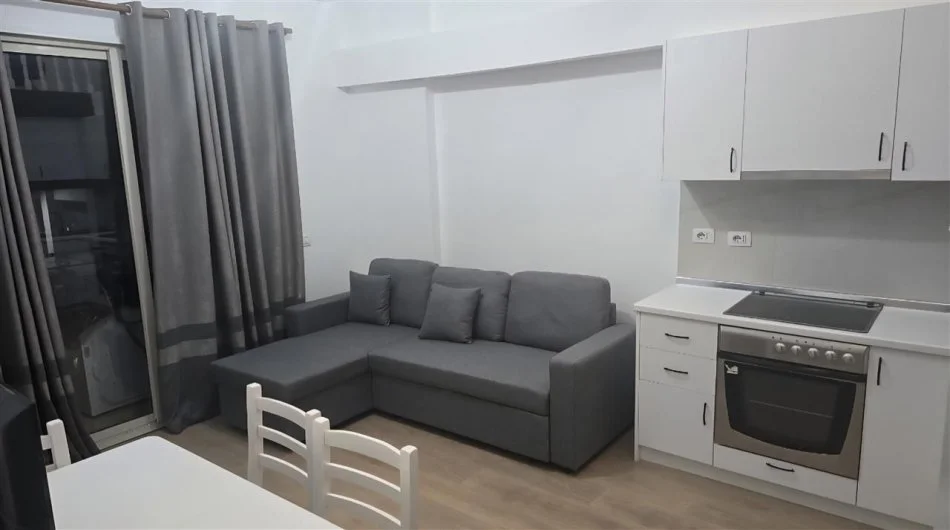 Tirane, jepet me qera apartament 1+1 Kati 1, 1 m² 500 € (Tirana golden park 3)