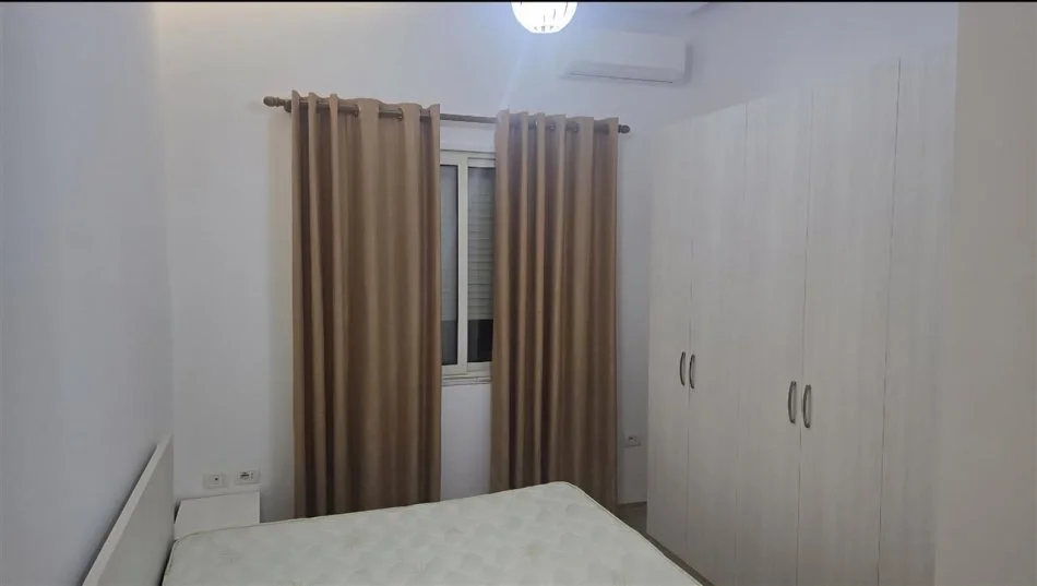 Tirane, jepet me qera apartament 1+1 Kati 1, 1 m² 500 € (Tirana golden park 3)