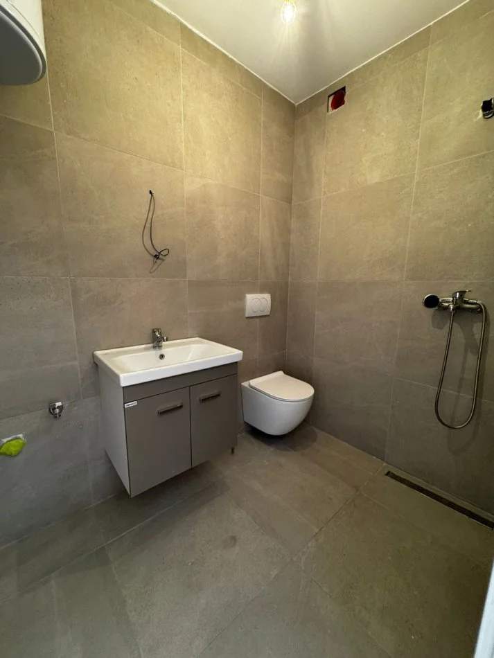 Tirane, shitet apartament 1+1 Kati 4, 44 m² 106.000 € (Mozaiku pran ringut)