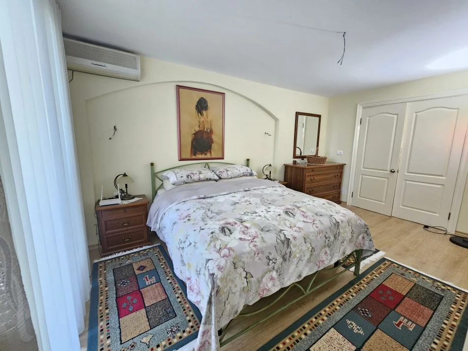 Tirane, shitet apartament 2+1+Ballkon Kati 2, 195.000 € 