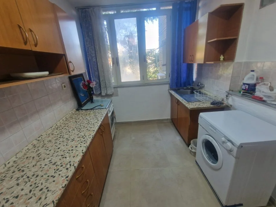 Tirane, jepet me qera apartament 3+1 te Mozaiku Kati 4, 85 m² 600 €