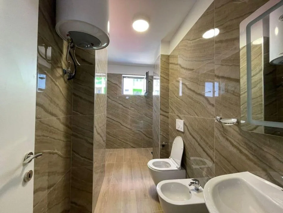 Tirane, jepet me qera apartament 2+1 Kati 3, 4 m² 600 € (Rezidenca Future Home)