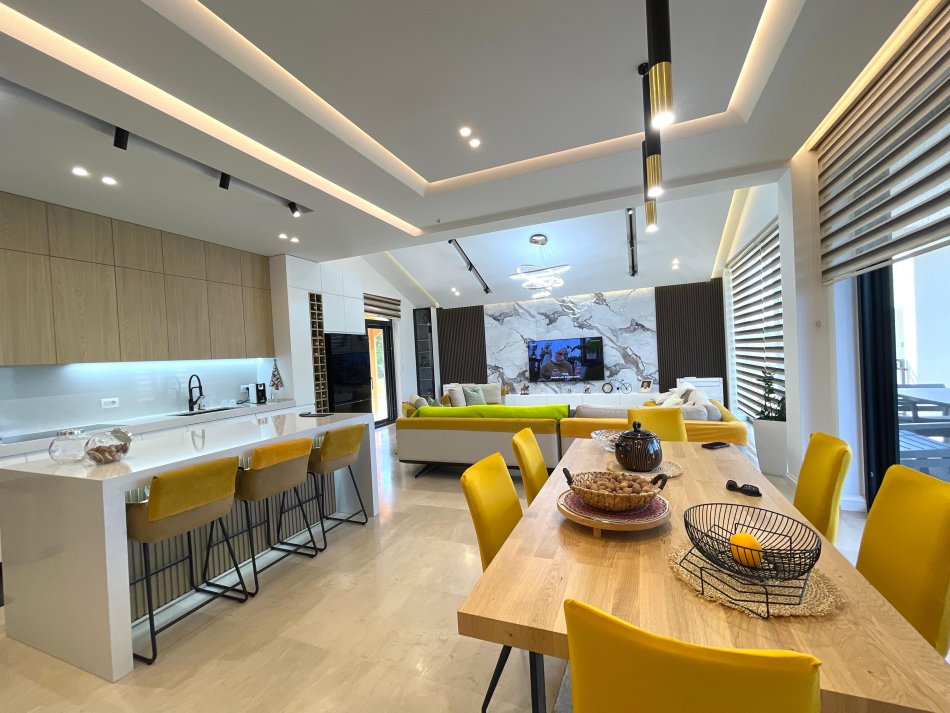 Tirane, jepet me qera apartament 3+1+Aneks+Ballkon Kati 3, 3.500 m² 3.500 € (BERZHIT)