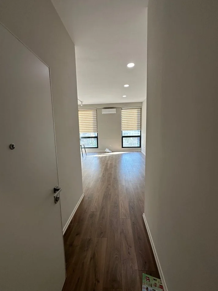 Tirane, jepet me qera zyre Kati 2, 40 m² 400 € (Porcelan)