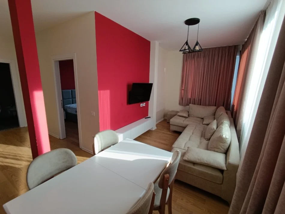 Tirane, jepet me qera apartament 1+1 Kati 9, 50 m² 400 € (Perballe kristal mundesi dhe per airbnb)