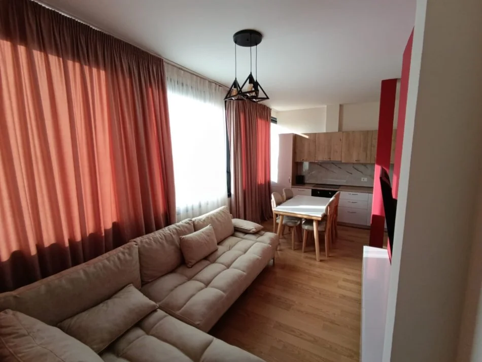 Tirane, jepet me qera apartament 1+1 Kati 9, 50 m² 400 € (Perballe kristal mundesi dhe per airbnb)
