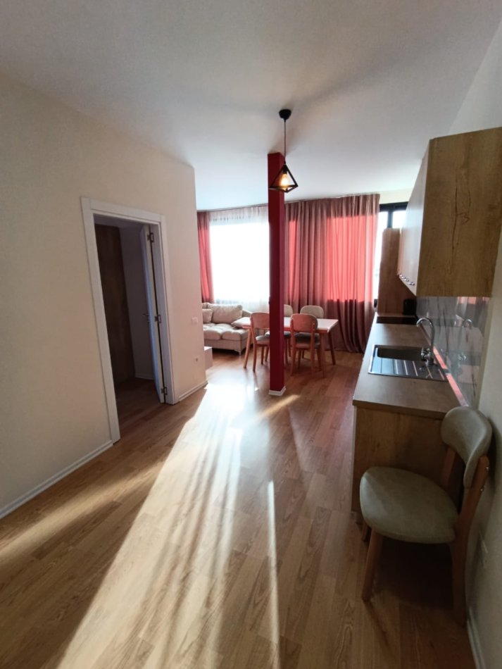 Tirane, jepet me qera apartament 1+1 Kati 9, 50 m² 400 € (Perballe kristal mundesi dhe per airbnb)