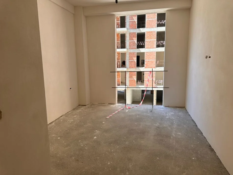 Tirane, shitet apartament 2+1+Ballkon Kati 3, 91 m² 165.000 € (Bulevardi I Ri)
