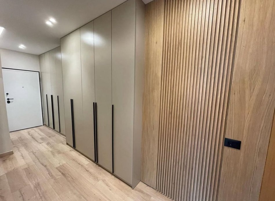 Tirane, jepet me qera apartament 2+1+Ballkon Kati 3, 110 m² 1.000 € (Kopshti botanik)