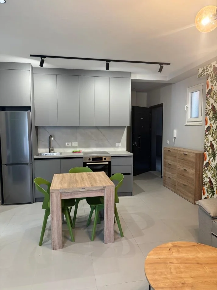 Tirane, jap me qera apartament 2+1+Ballkon Kati 3, 88 m² 750 € (FIORI di Bosko)