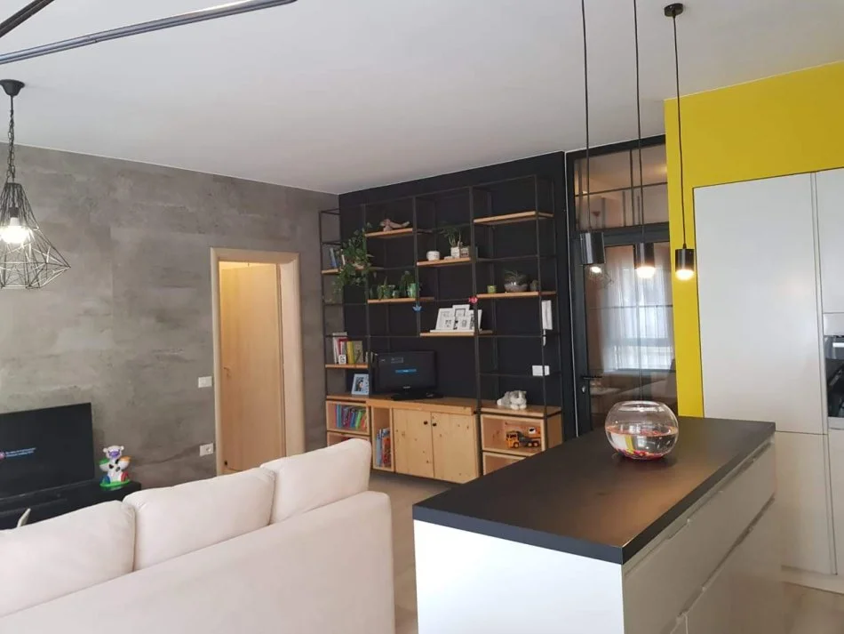 Tirane, jepet me qera apartament 1+1+Aneks+Ballkon Kati 3, 65 m² 600 € (Komuna e parisit tel olimpiku)
