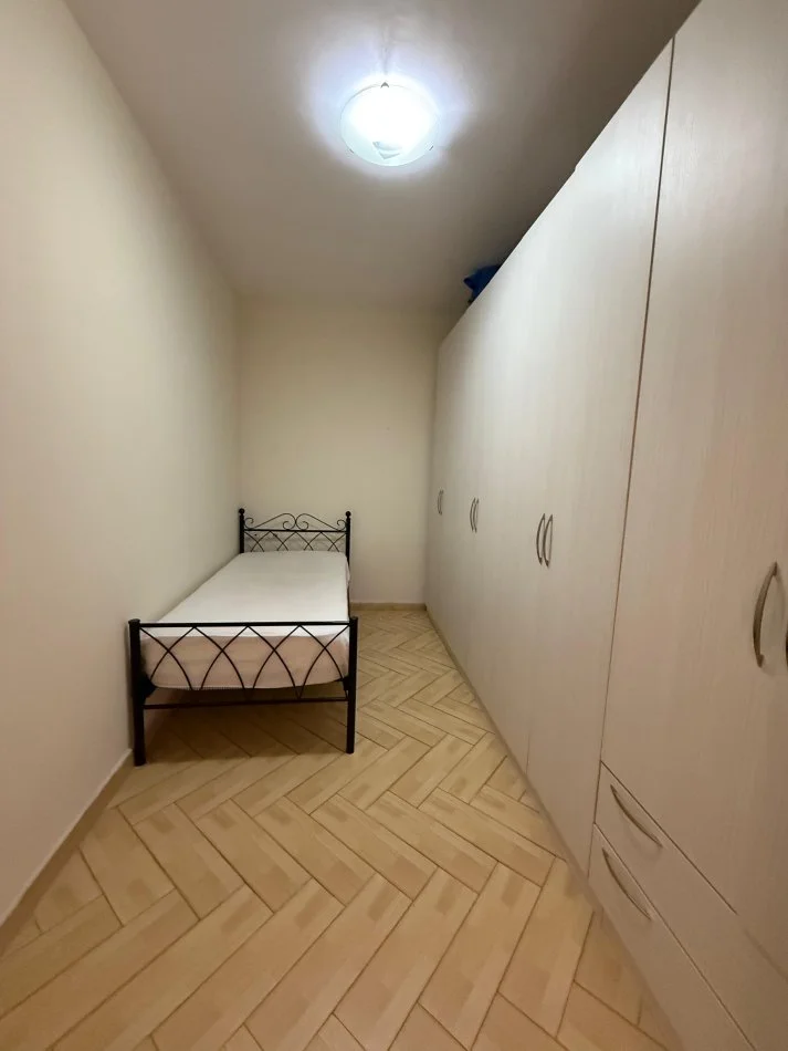 Tirane, jepet me qera apartament 2+1 Kati 5, 80 m² 500 € 