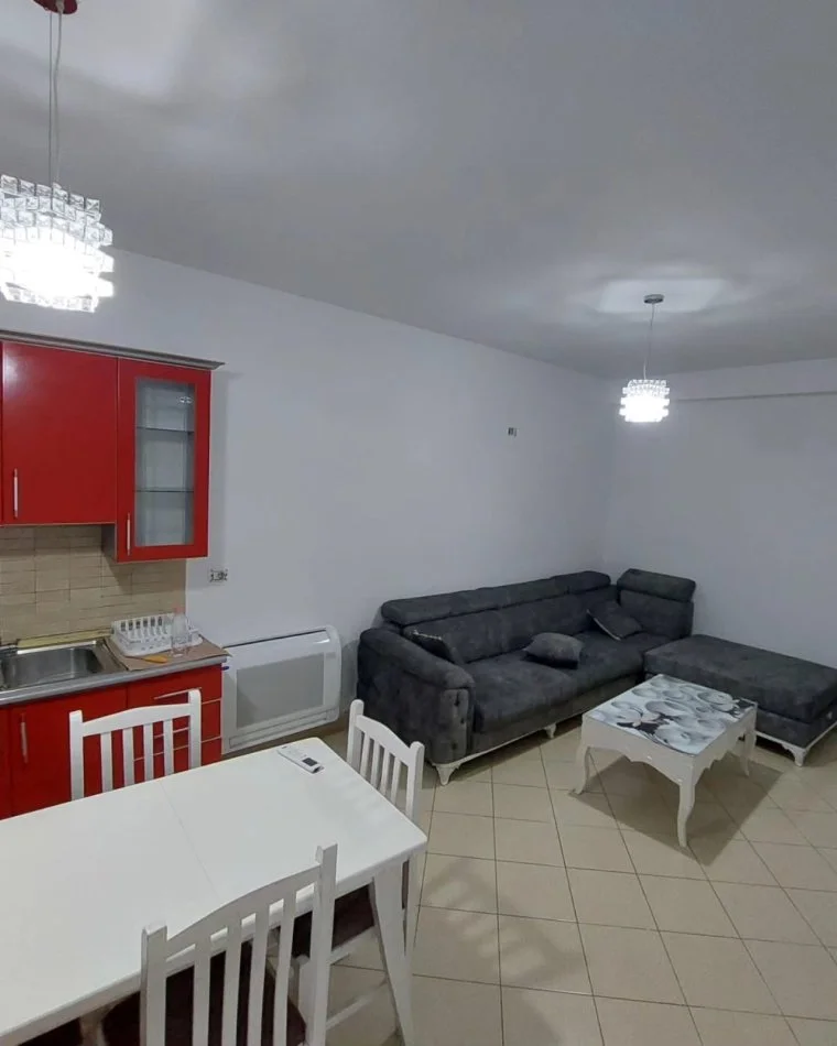 Tirane, jepet me qera apartament 1+1+Ballkon Kati 2, 60 m² 450 € 