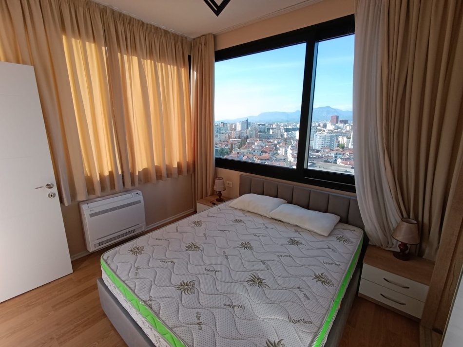Tirane, jepet me qera apartament 1+1+Aneks+Ballkon Kati 9, 68 m² 500 € (Tek ura kristalit mundesi dhe per bnb)
