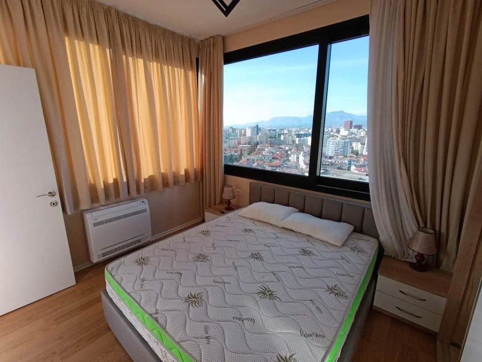 Tirane, jepet me qera apartament 1+1+Aneks+Ballkon Kati 9, 68 m² 500 € (Tek ura kristalit mundesi dhe per bnb)