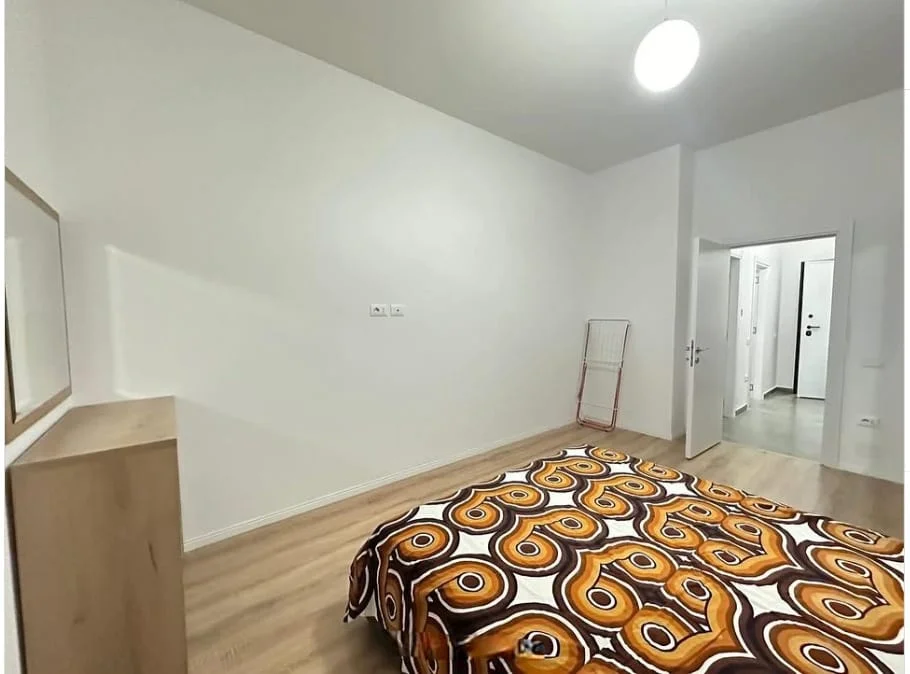 Tirane, jepet me qera apartament 1+1+Ballkon Kati 6, 75 m² 600 € (Rruga e Kavajes)