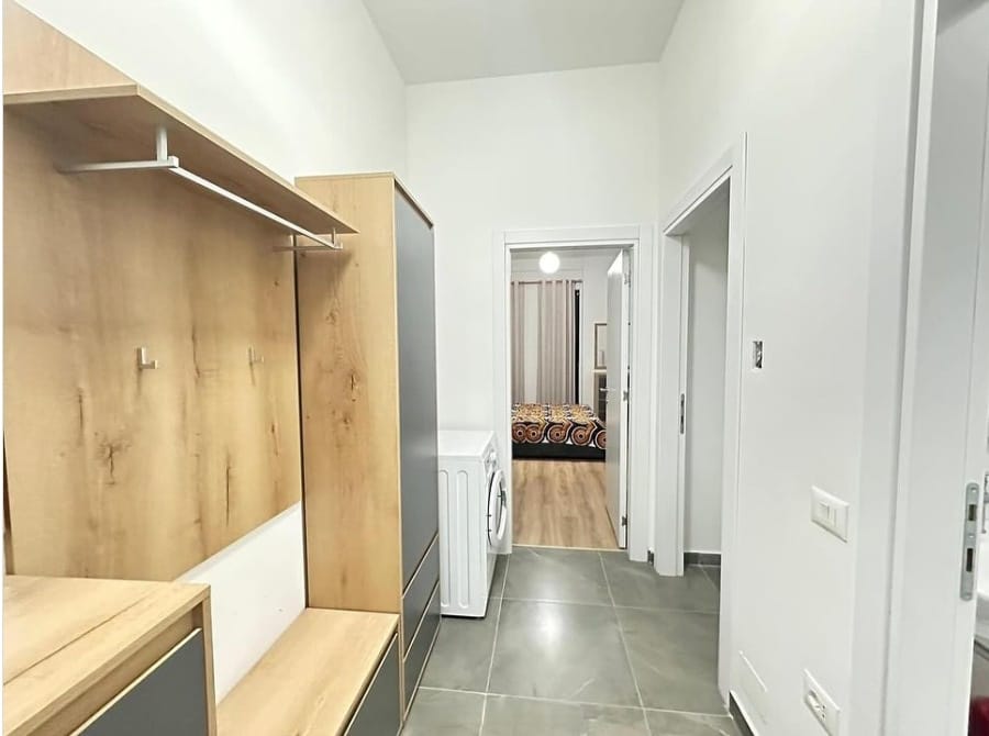 Tirane, jepet me qera apartament 1+1+Ballkon Kati 6, 75 m² 600 € (Rruga e Kavajes)