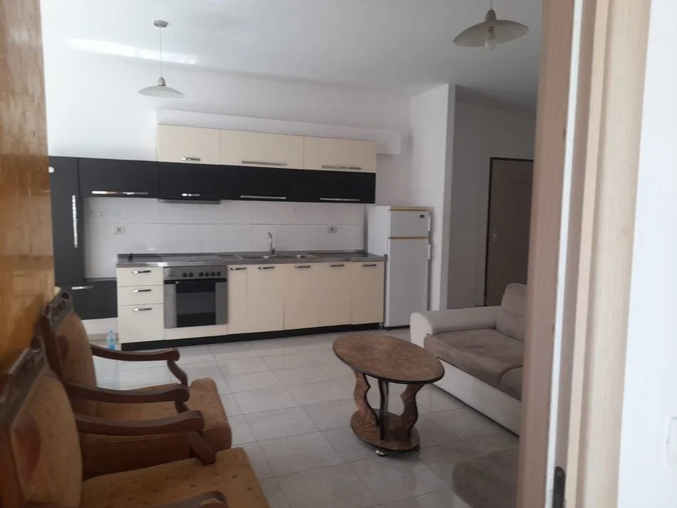 Tirane, shitet apartament 1+1+Ballkon Kati 1, 74 m² 90.000 € (Mbi Restorant Fresk)