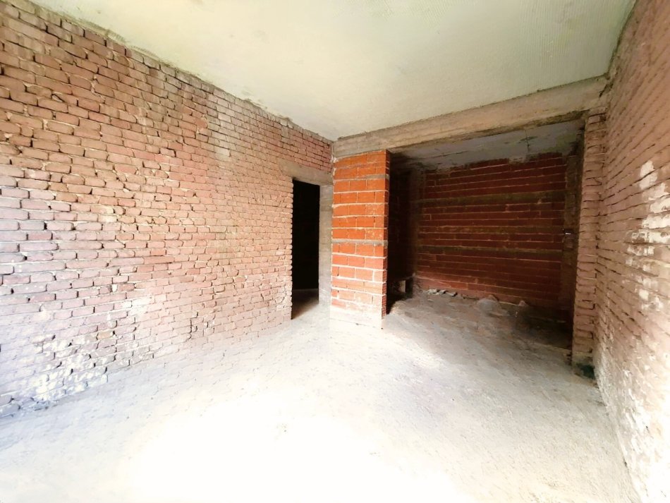 Korce, shitet shtepi private me dokumentacion te rregullt hipotekor!