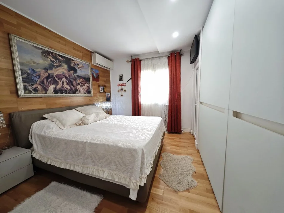 Tirane, shitet apartament 3+1+Aneks+Ballkon Kati 3, 124 m² 300.000 € (Komuna e Parisit)