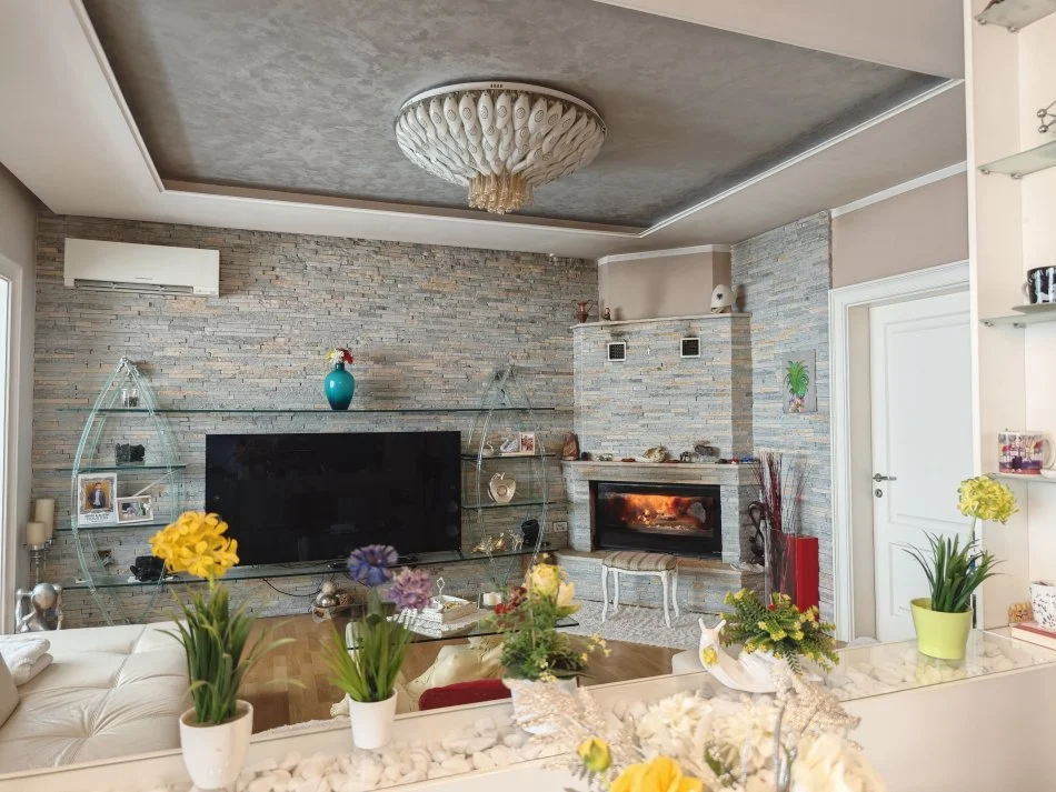 Tirane, shitet apartament 3+1+Aneks+Ballkon Kati 3, 124 m² 300.000 € (Komuna e Parisit)