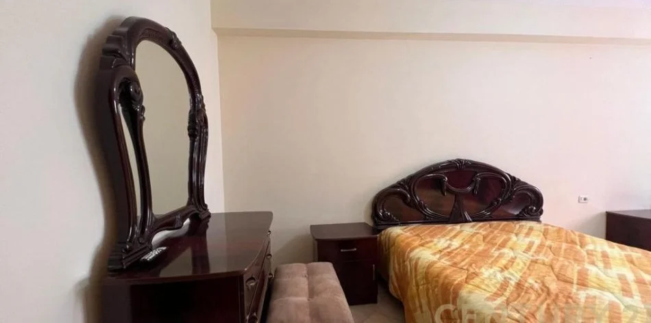 Tirane, jepet me qera apartament 2+1+Ballkon Kati 2, 106 m² 400 €