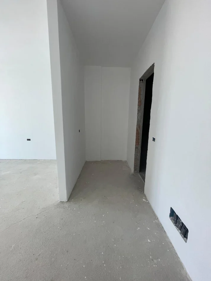 Tirane, shitet apartament 2+1 Kati 3, 112 m² 250.000 € (Farke)