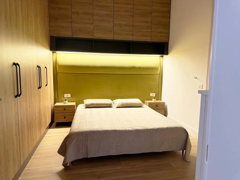 Tirane, jepet me qera apartament 1+1+Ballkon Kati 1, 70 m² 700 € 