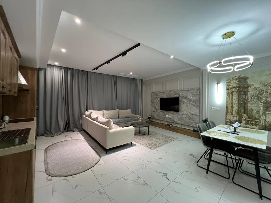 Tirane, jepet me qera apartament 2+1+Ballkon Kati 4, 122 m² 2.200 € (Diga, Lake View)